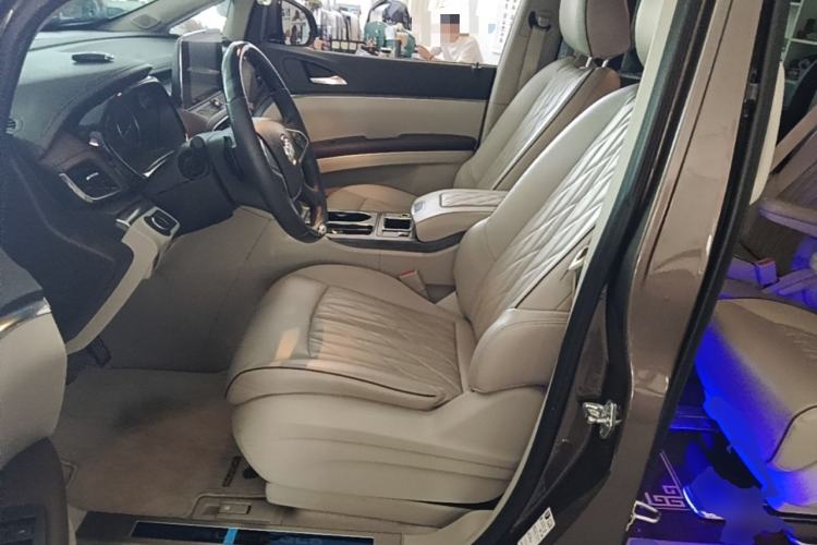 Used Buick GL8 2023 Land Executive Class Comfort Model Left Front Seat