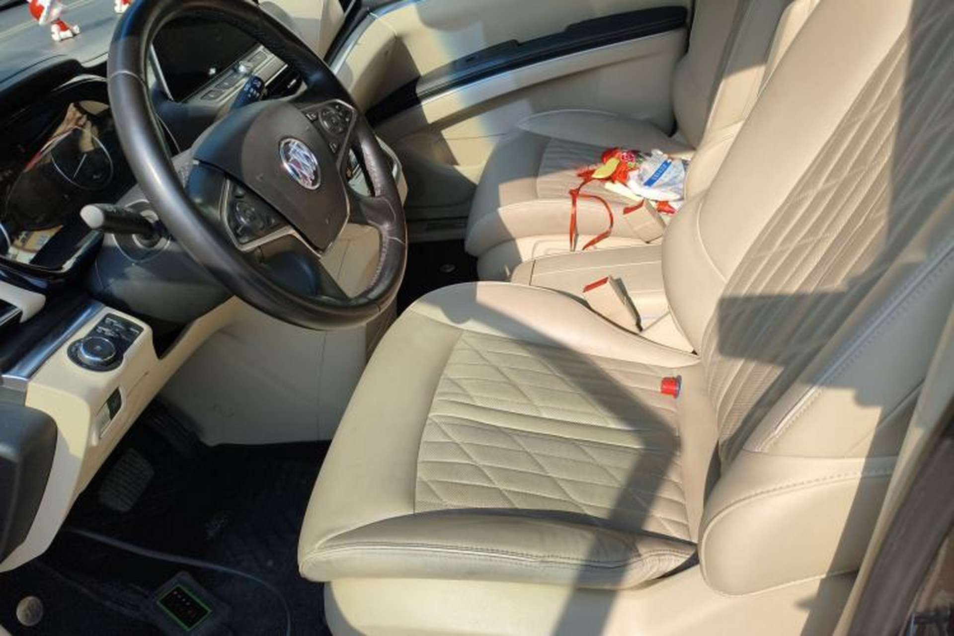 Used Buick GL8 2023 Land Executive Class Deluxe Model Left Front Seat