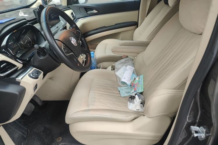 Used Buick GL8 2023 Facelifted Land Cruiser Executive Luxury Version Left Front Seat