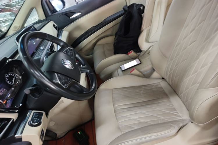 Used Buick GL8 2023 Facelifted Land Cruiser Executive Luxury Version Left Front Seat