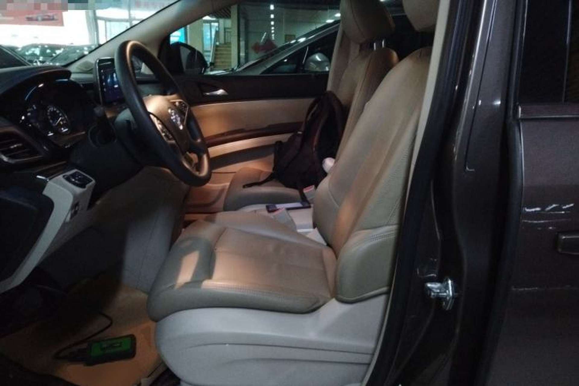 Used Buick GL8 2023 Land Executive Class Smart Enjoyment Model Left Front Seat