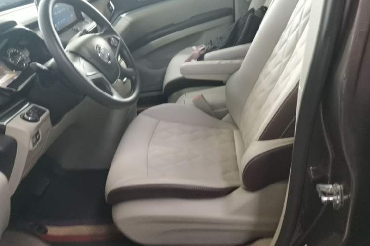 Used Buick GL8 2023 Land Executive Class Comfort Model Left Front Seat