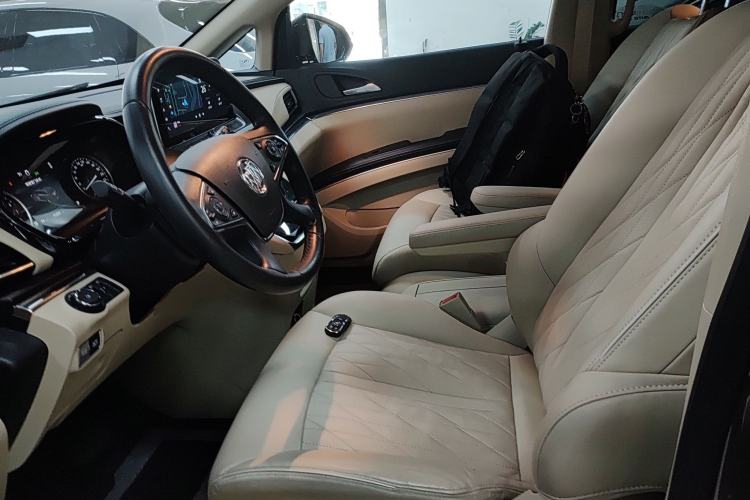 Used Buick GL8 2023 Facelifted Land Cruiser Executive Luxury Version Left Front Seat