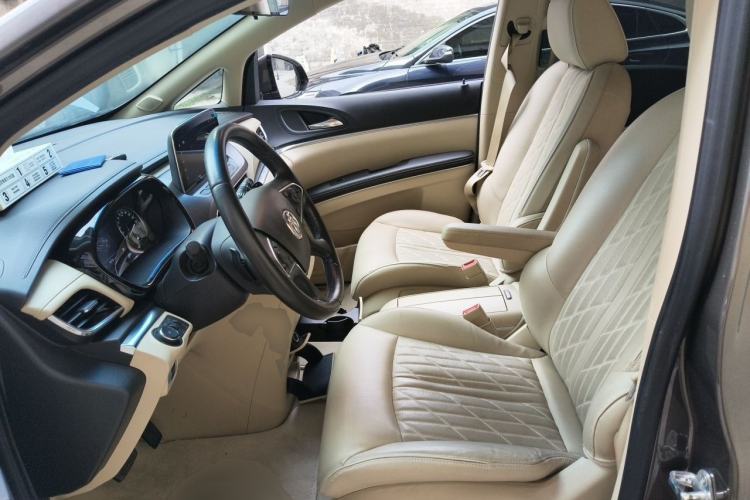 Used Buick GL8 2023 Land Executive Class Deluxe Model Left Front Seat