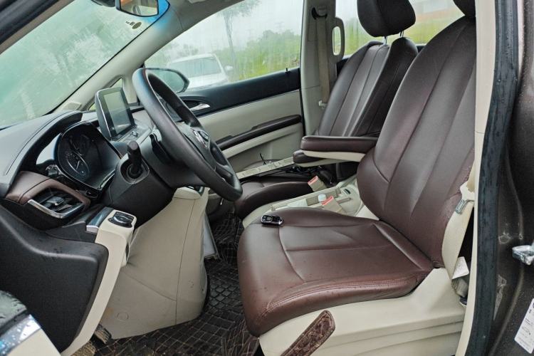 Used Buick GL8 2023 Land Executive Class Comfort Model Left Front Seat