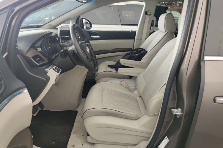 Used Buick GL8 2023 Land Executive Class 652T Luxury Model Left Front Seat