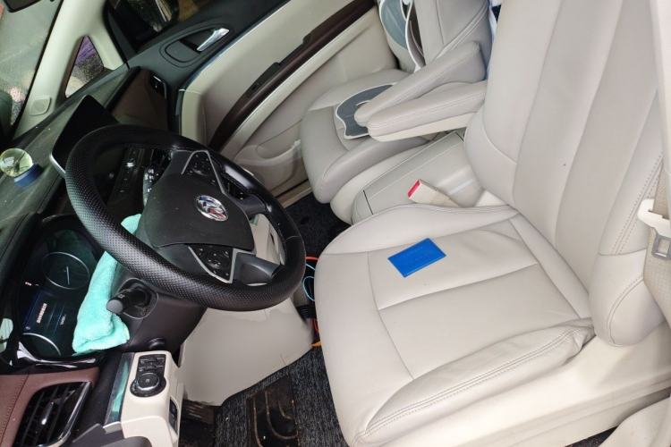 Used Buick GL8 2023 Land Executive Class Smart Enjoyment Model Left Front Seat