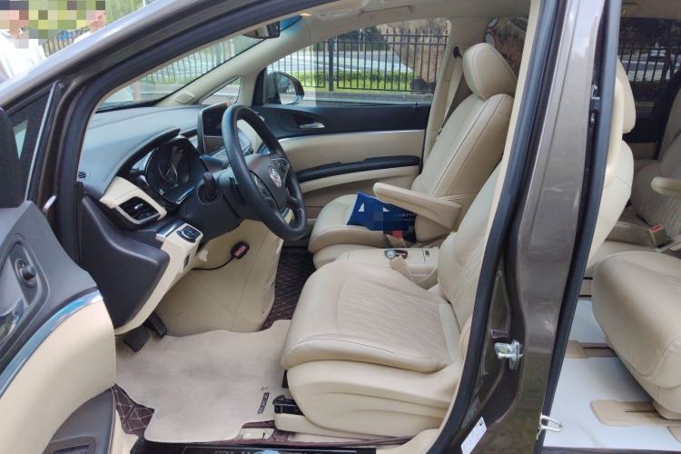 Used Buick GL8 2023 Facelifted Land Cruiser Executive Luxury Version Left Front Seat