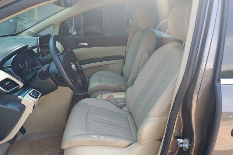 Used Buick GL8 2023 Facelifted Land Cruiser Executive Luxury Version Left Front Seat