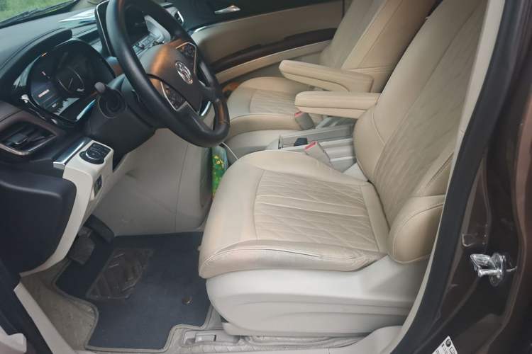 Used Buick GL8 2023 Land Executive Class Smart Enjoyment Model Left Front Seat