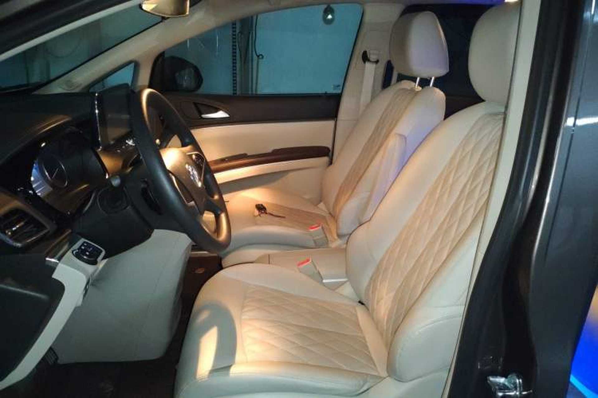 Used Buick GL8 2023 Land Executive Class Comfort Model Left Front Seat