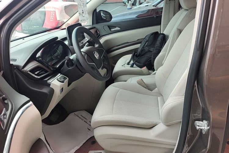 Used Buick GL8 2023 Land Executive Class Comfort Model Left Front Seat
