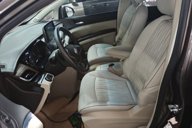 Used Buick GL8 2023 Land Executive Class Comfort Model Left Front Seat