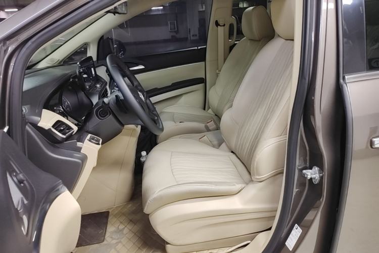 Used Buick GL8 2023 Land Executive Class Deluxe Model Left Front Seat
