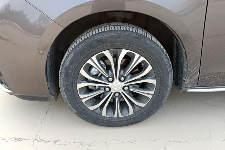 Used Buick GL8 2023 Land Business Class Smart Deluxe Model Left Front Wheel Hub