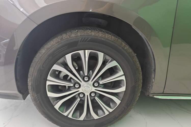 Used Buick GL8 2023 Land Executive Class Smart Enjoyment Model Left Front Wheel Hub
