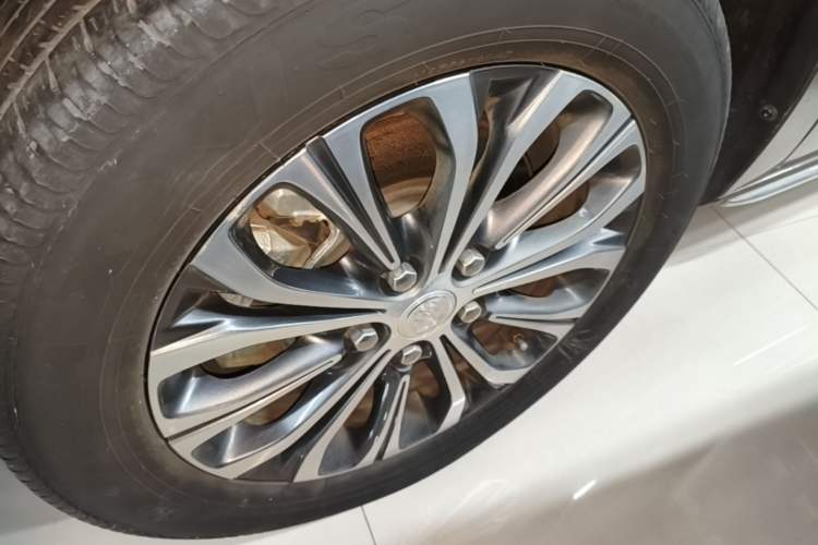 Used Buick GL8 2023 Land Executive Class Smart Enjoyment Model Left Front Wheel Hub
