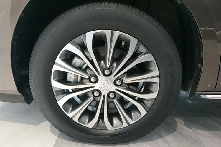 Used Buick GL8 2023 Land Executive Class Smart Enjoyment Model Left Front Wheel Hub