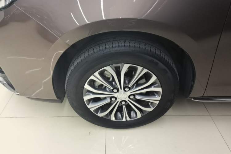 Used Buick GL8 2023 Land Executive Class Smart Enjoyment Model Left Front Wheel Hub