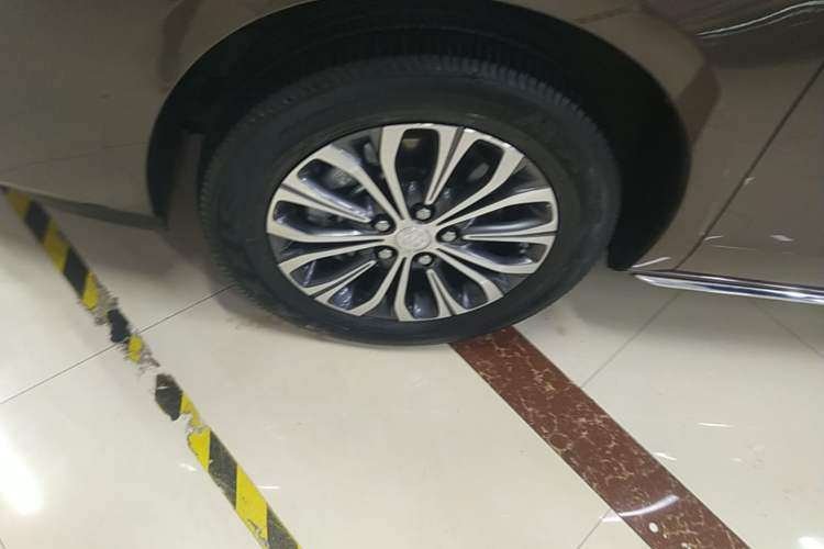 Used Buick GL8 2023 Land Executive Class Smart Enjoyment Model Left Front Wheel Hub