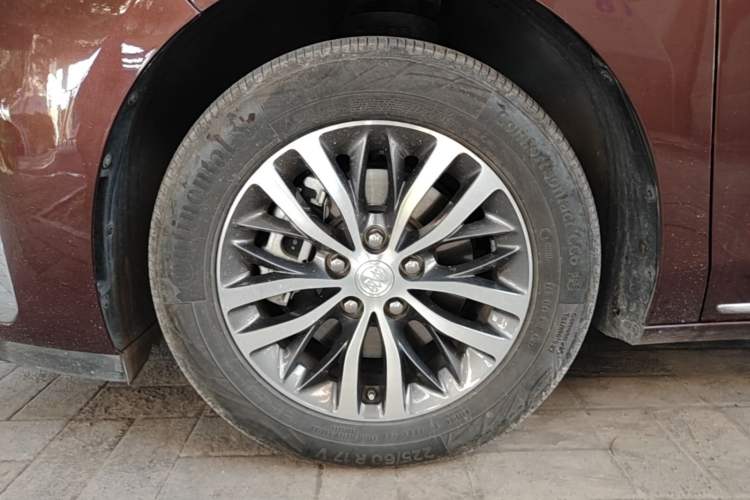 Used Buick GL8 2023 ES Lu Zun Comfort Model Left Front Wheel Hub