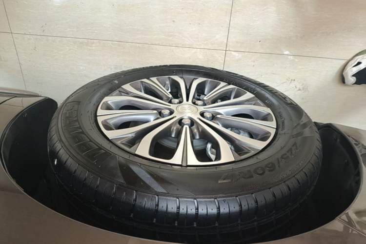 Used Buick GL8 2023 Land Executive Class 652T Luxury Model Left Front Wheel Hub