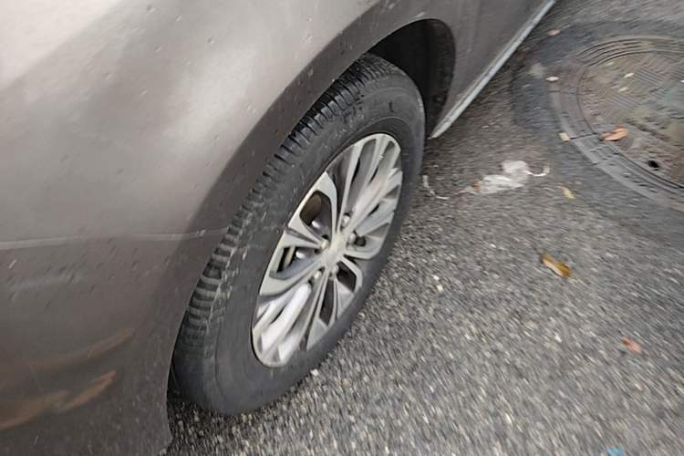 Used Buick GL8 2023 Land Executive Class Smart Enjoyment Model Left Front Wheel Hub
