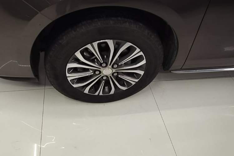 Used Buick GL8 2023 Land Executive Class Smart Enjoyment Model Left Front Wheel Hub