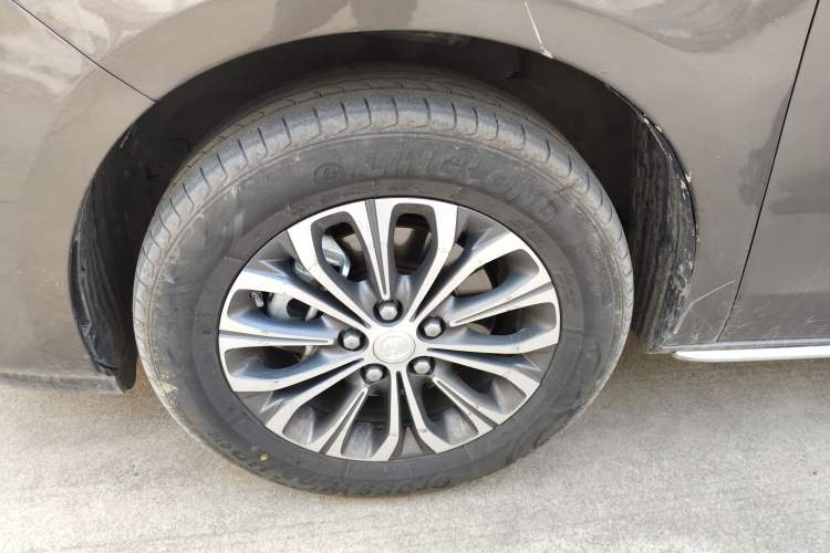 Used Buick GL8 2023 Land Executive Class Smart Enjoyment Model Left Front Wheel Hub