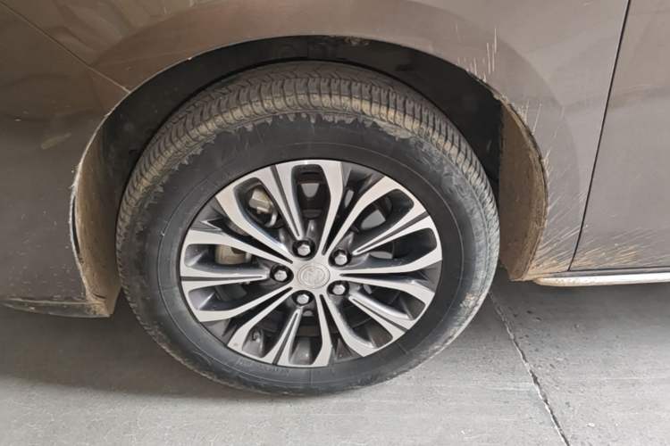 Used Buick GL8 2023 Land Executive Class Smart Enjoyment Model Left Front Wheel Hub