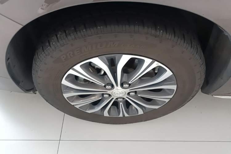 Used Buick GL8 2023 Land Executive Class Smart Enjoyment Model Left Front Wheel Hub