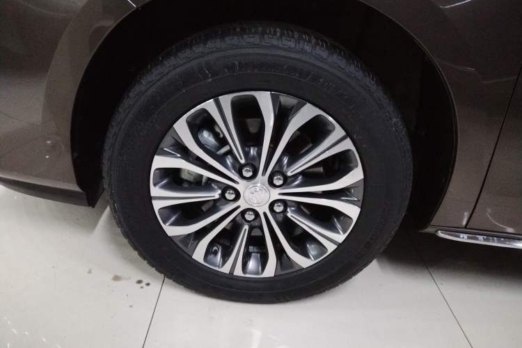 Used Buick GL8 2023 Land Executive Class Smart Enjoyment Model Left Front Wheel Hub