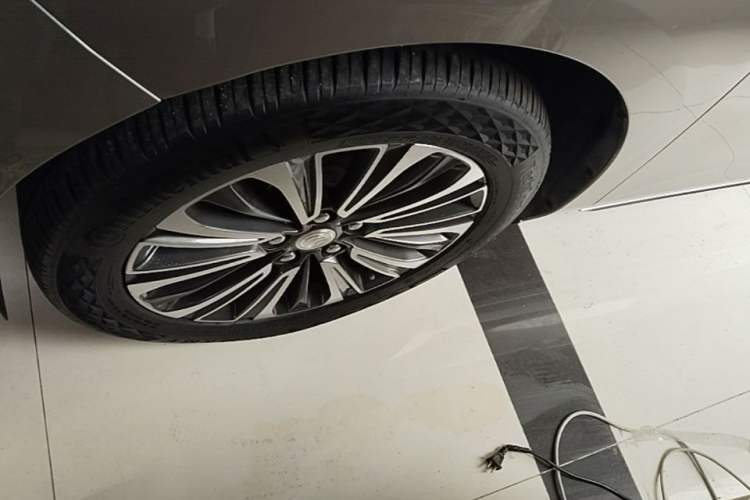 Used Buick GL8 2023 ES Lu Zun Luxury Edition and Yue Version Left Front Wheel Hub