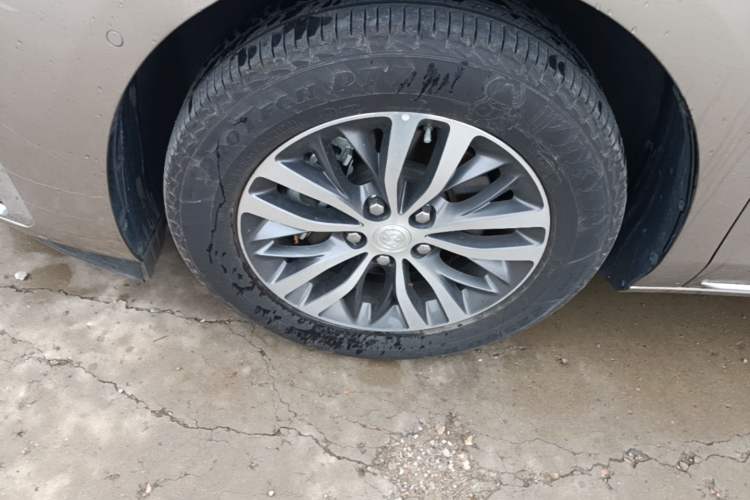 Used Buick GL8 2023 ES Lu Zun Deluxe Model Left Front Wheel Hub
