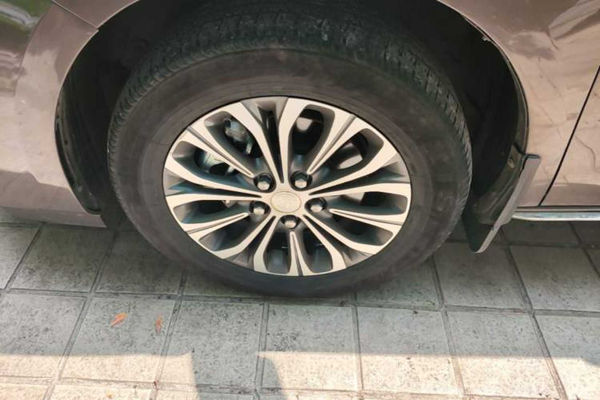Used Buick GL8 2023 Land Executive Class Smart Enjoyment Model Left Front Wheel Hub