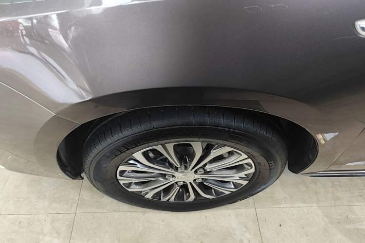 Used Buick GL8 2023 Land Executive Class Smart Enjoyment Model Left Front Wheel Hub