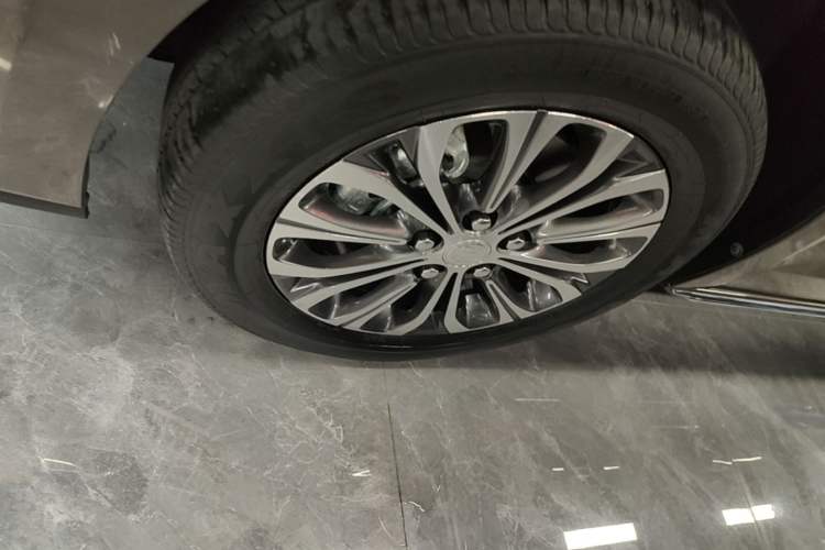 Used Buick GL8 2023 Land Executive Class Smart Enjoyment Model Left Front Wheel Hub