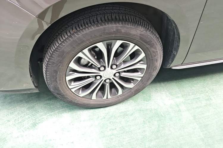 Used Buick GL8 2023 Land Executive Class 652T Luxury Model Left Front Wheel Hub