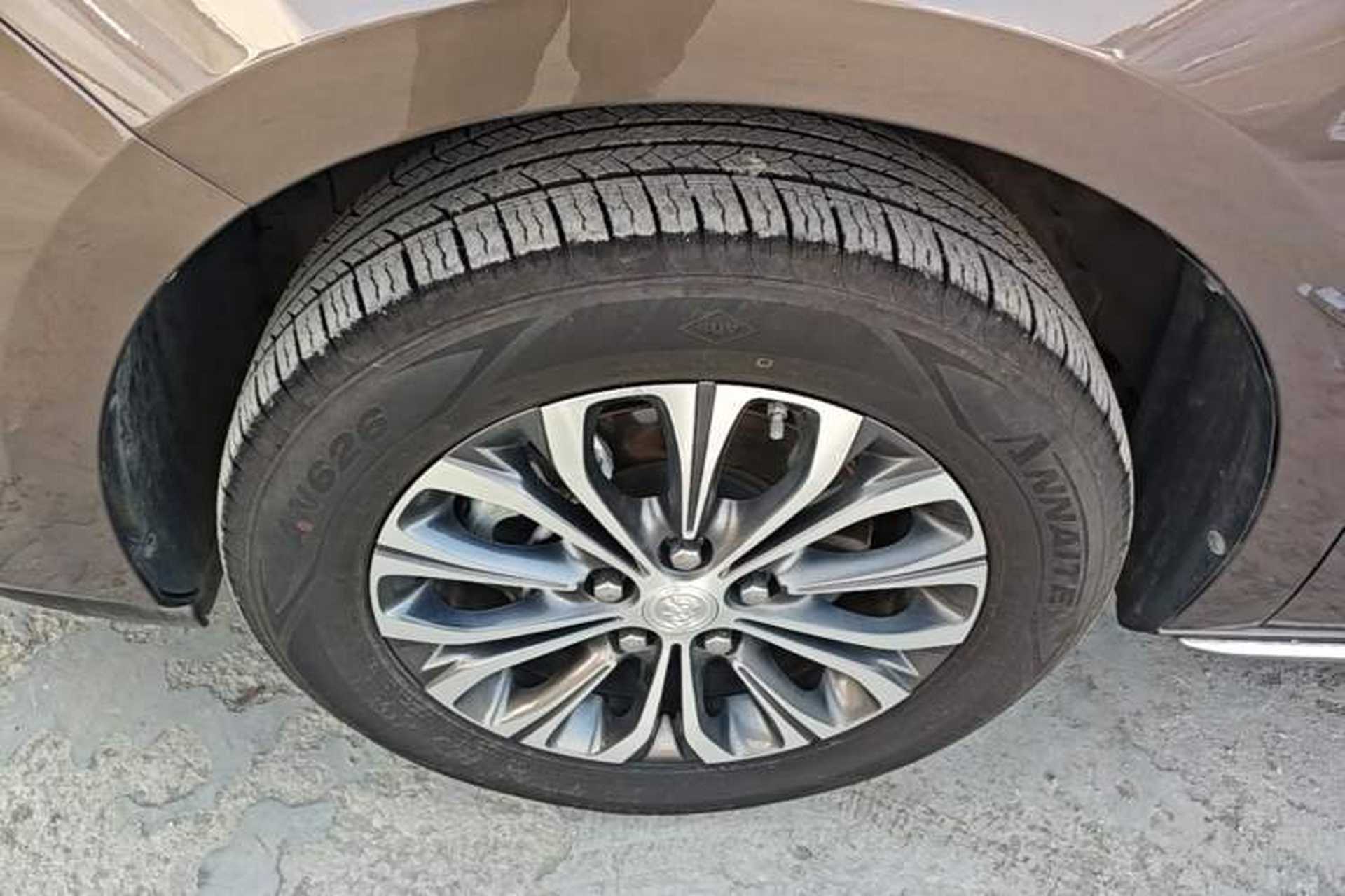 Used Buick GL8 2023 Land Executive Class Smart Enjoyment Model Left Front Wheel Hub