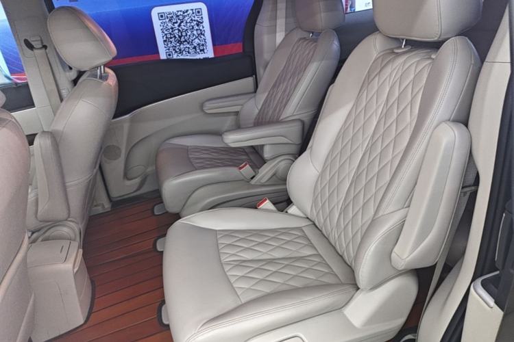 Used Buick GL8 2023 Land Executive Class Comfort Model Left Rear Seat