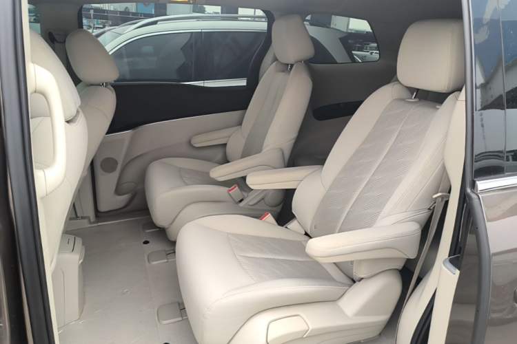 Used Buick GL8 2023 Land Executive Class Comfort Model Left Rear Seat