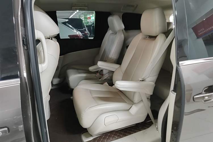 Used Buick GL8 2023 Land Executive Class Smart Enjoyment Model Left Rear Seat