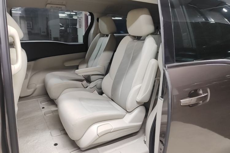 Used Buick GL8 2023 Land Executive Class Comfort Model Left Rear Seat