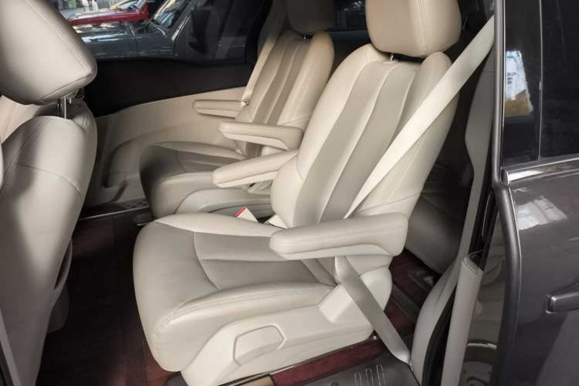 Used Buick GL8 2023 Land Executive Class Comfort Model Left Rear Seat