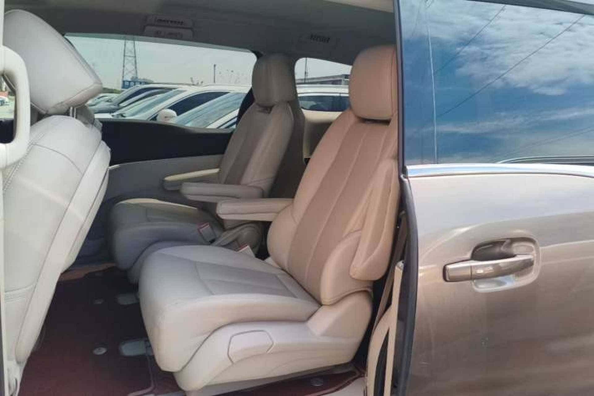 Used Buick GL8 2023 Land Executive Class Smart Enjoyment Model Left Rear Seat