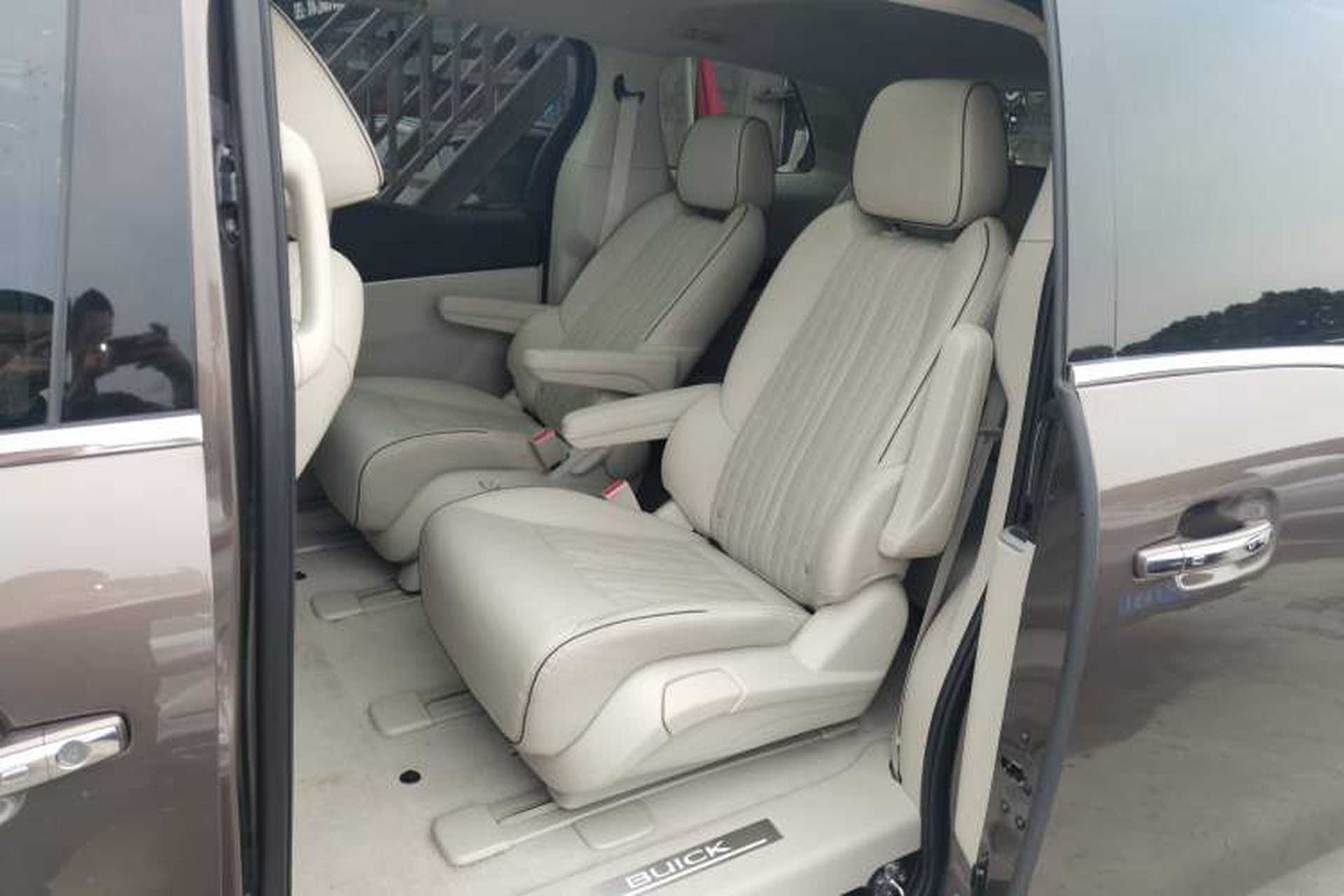 Used Buick GL8 2023 Land Executive Class Deluxe Model Left Rear Seat