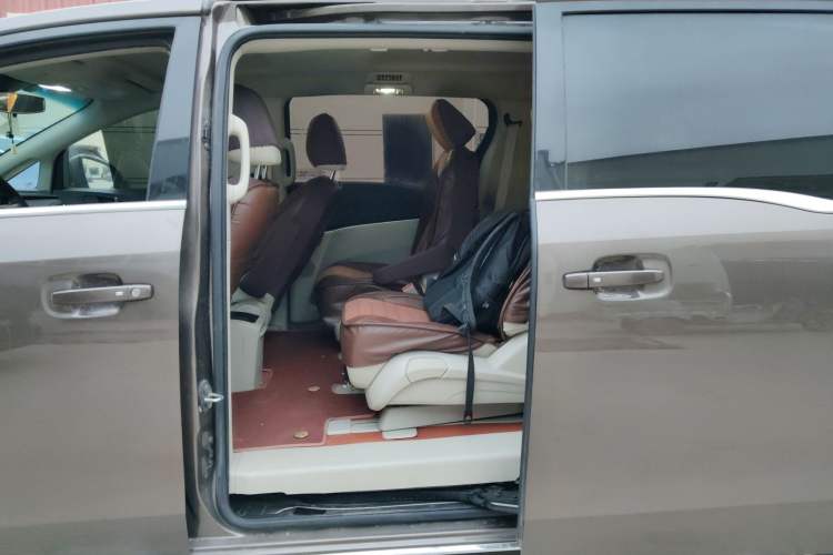 Used Buick GL8 2023 Land Executive Class Smart Enjoyment Model Left Rear Seat