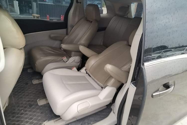 Used Buick GL8 2023 Land Executive Class Comfort Model Left Rear Seat