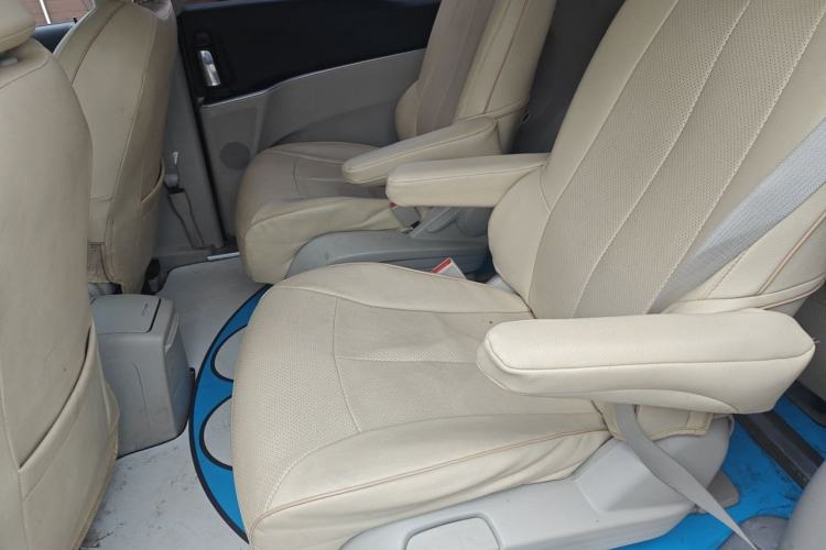Used Buick GL8 2023 Land Executive Class Comfort Model Left Rear Seat