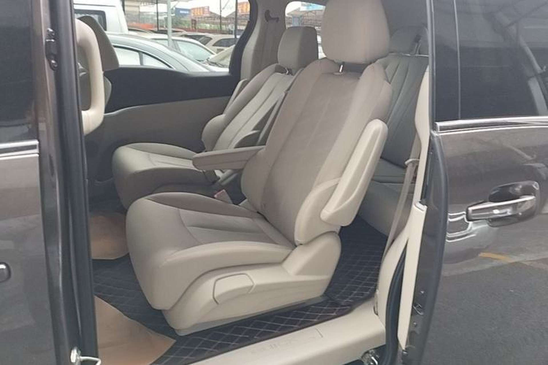 Used Buick GL8 2023 Land Executive Class Smart Enjoyment Model Left Rear Seat